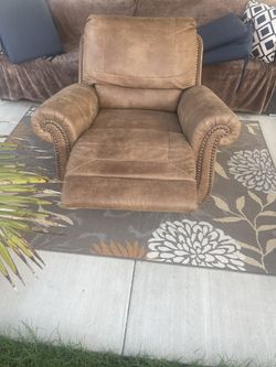 Rustic Recliner (Studded)