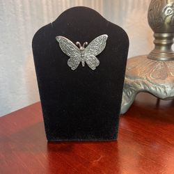 🦋 Vintage-Style Butterfly Brooch 