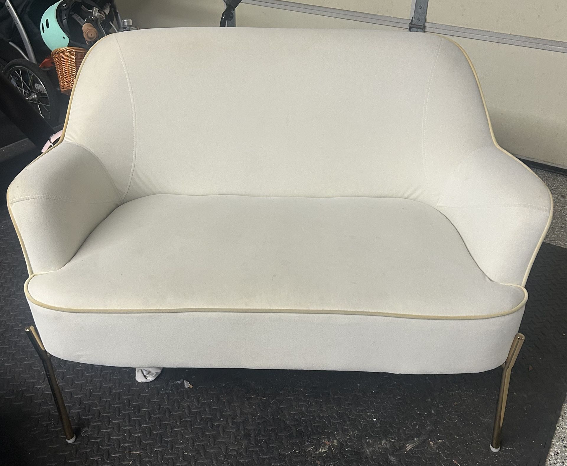 White Love Seat Couch 