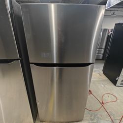 LG 30inch top freezer refrigerator