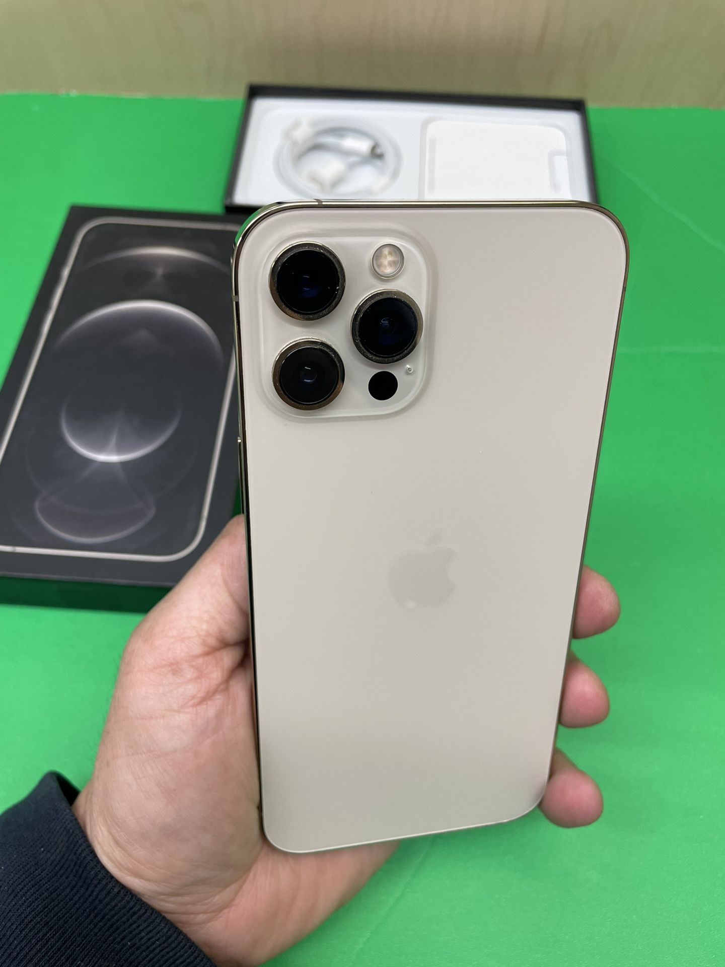 iPhone 12 Pro Max 512gb Factory Unlocked/ Liberado Para Cualquier Companias 