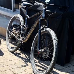 Giant Stance XL Black Full Suspension 