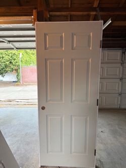 3 New bedroom doors in frame never used.