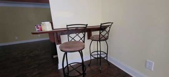 Set of 2 Metal Bar Stools with Cushioned Seats