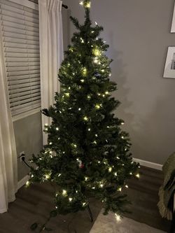 Christmas Tree - Artificial 6.5 Ft