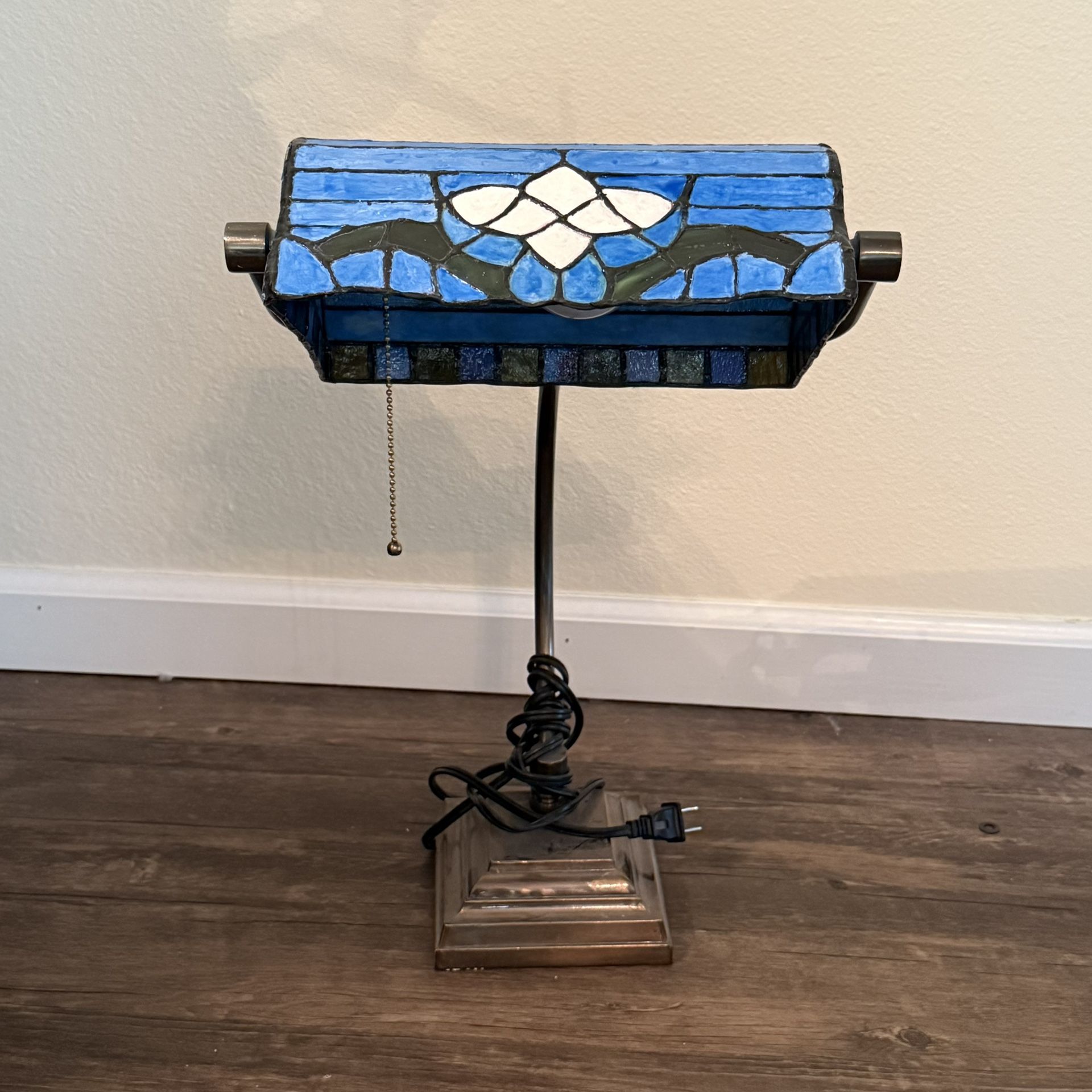 Tiffany-Style Stained-Glass Bankers Lamp Blue