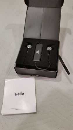 Noise cancelling headphones with mic.