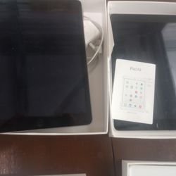 2x iPad Air (16GB) – Older but Working – Good Condition
