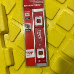 Milwaukee 48-22-5105 9" TORPEDO LEVEL W/ LIGHTED VIALS NIVEL TORPED%RE 등2MA 2ON NIVEAUTPEREORDEWRE2AN투 BETTER VIAL VISIBILITY. Mejor visibilidad de vi