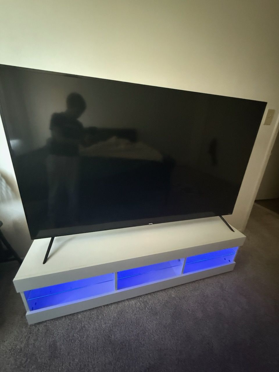 FOR SELL Roku Tv 65in