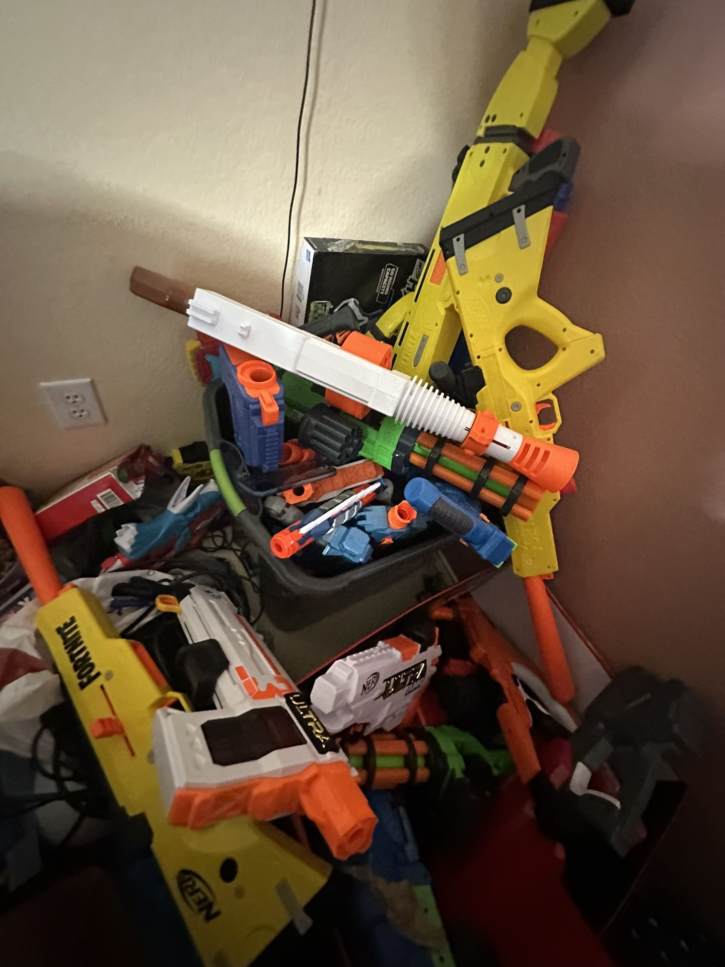 NERF GUNS