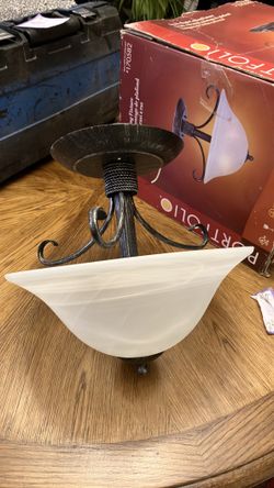 Ceiling light fixture