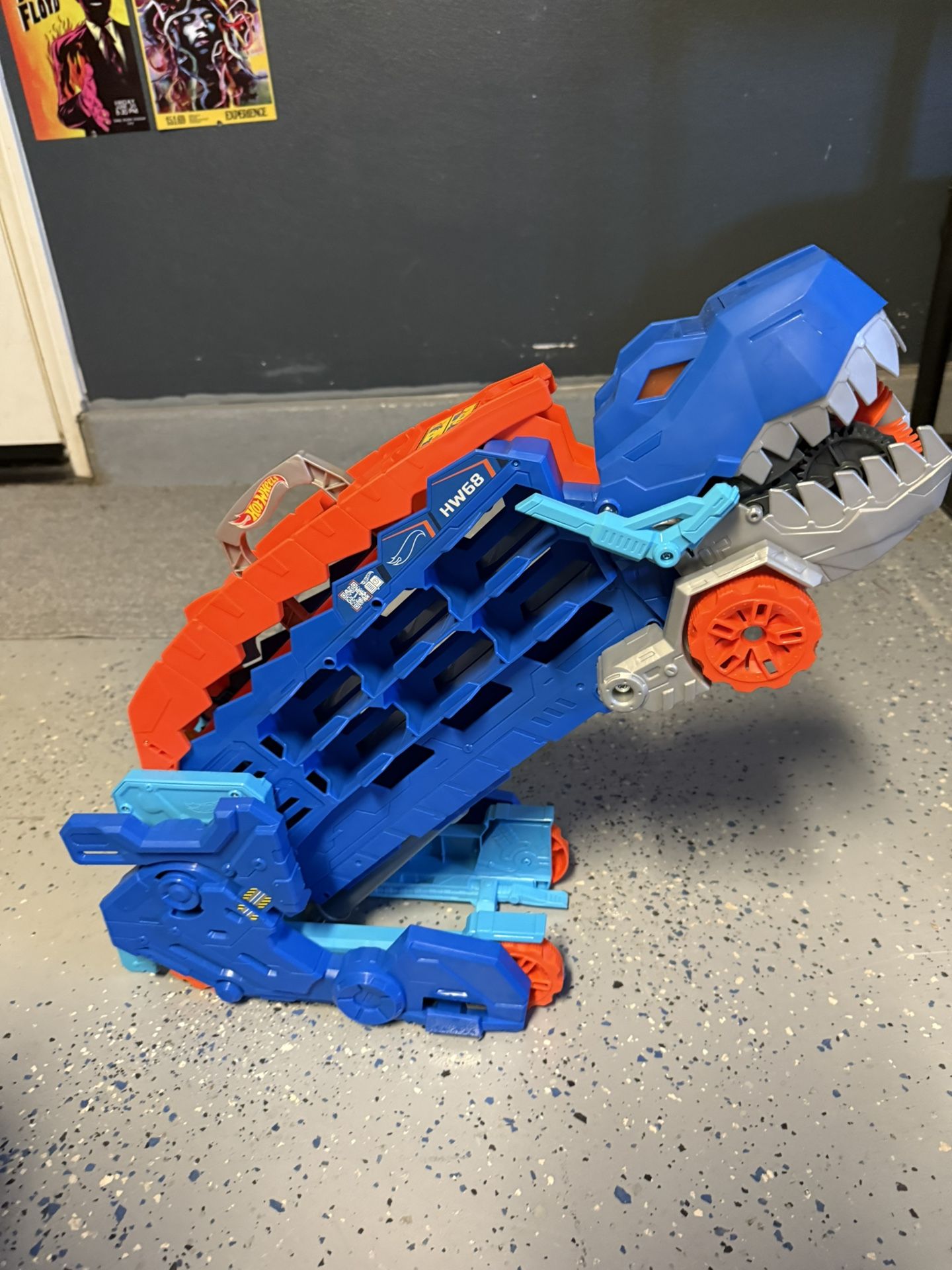 Hot Wheels Kid Toy - dinosaur 