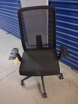 Black Mesh Back Office Chair on Wheels