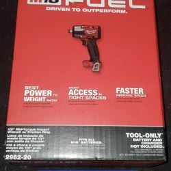 MILWAUJEE MID TORQUE IMPACT 1/2
