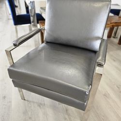 Grey ACCENT CHAIR. New!!! 🔥