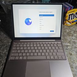 Microsoft Surface Go 1943