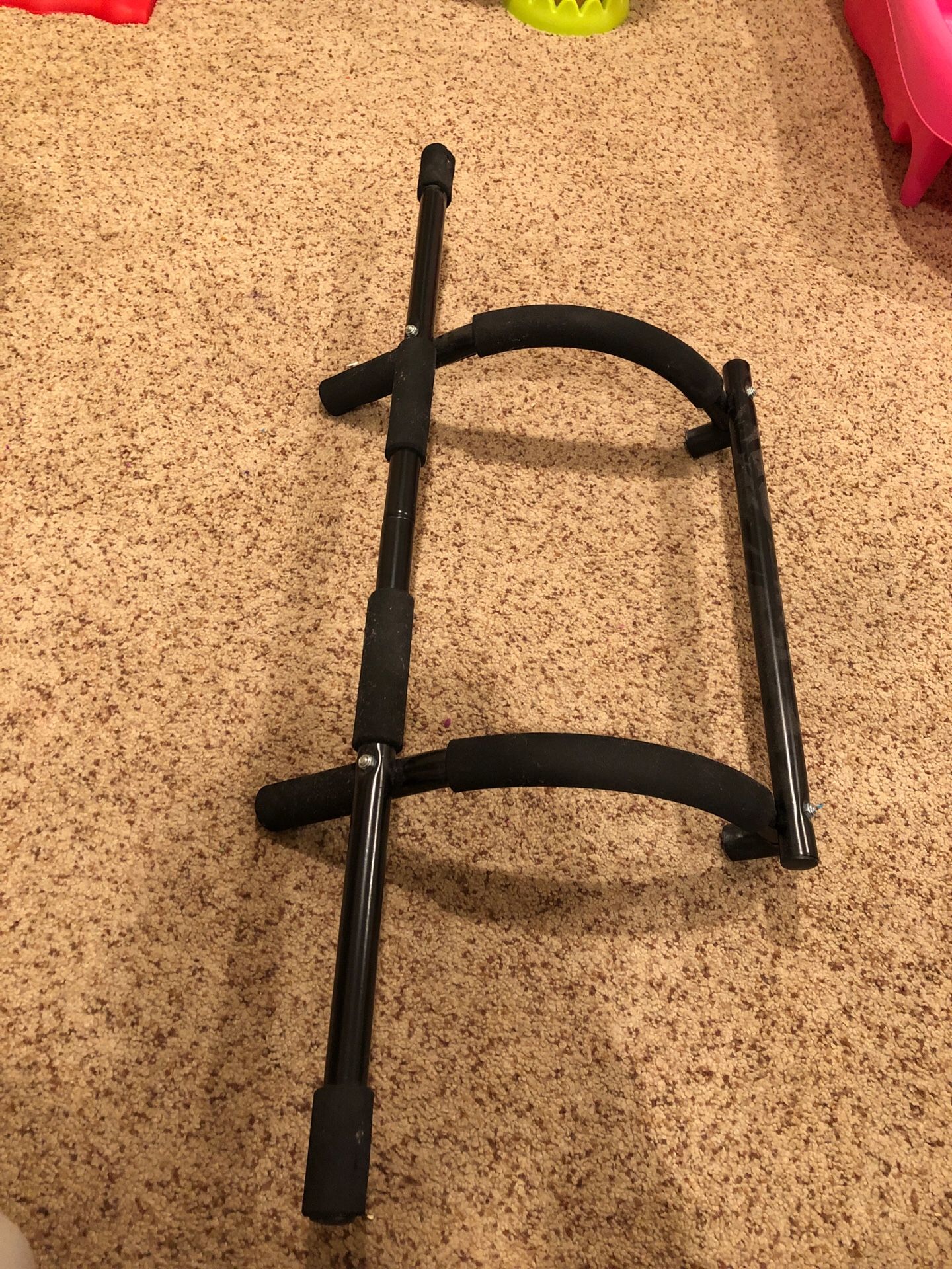 Door way pull up bar