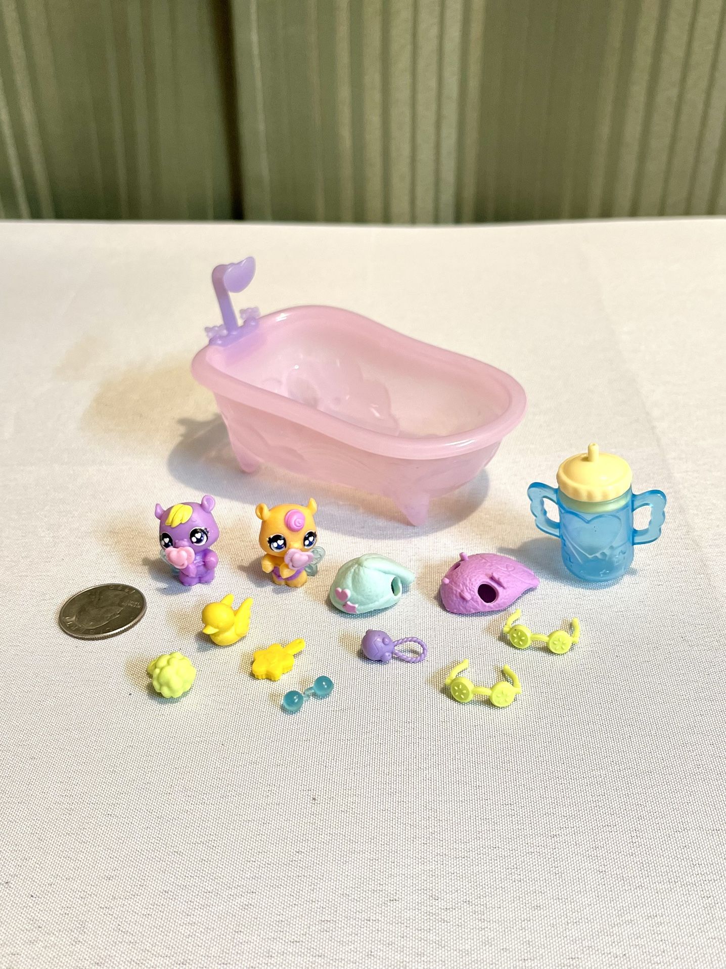 Hatchimals Alive, Make a Splash Playset with Accessories - Ship Only