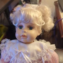 Lid'l Dolly Porclain  Doll