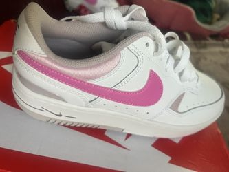 Nike Gamma Forcé 8 Women 