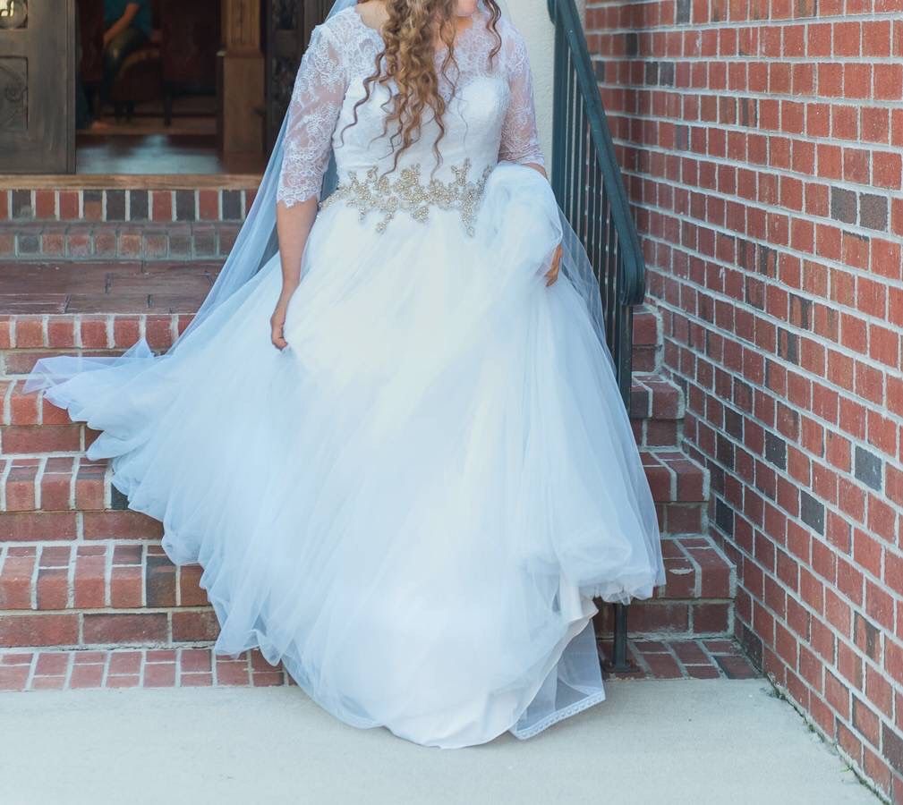 Size 16 White Allure Bridals Wedding Dress Style 9022