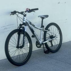  Cannondale Trail 24 Mountain Bike 