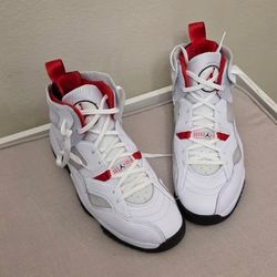 NIKE -JORDANS