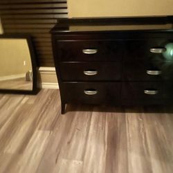 Dresser & Mirror
