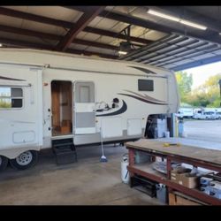 2005 Cedar Creek Rv 5th Wheel 39ft 