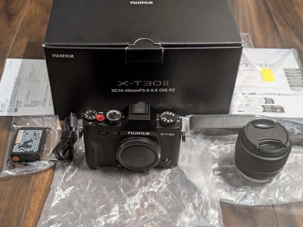 Fujifilm X-T30 II Mirrorless Camera with XC 15-45mm OIS PZ Lens In Box Like New