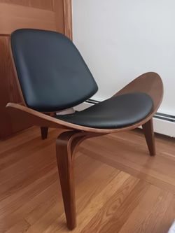 Accent chair
