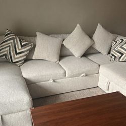 Like New U-Shaped Sleeper Sectional with Storage JR furniture (Bought July 2025)