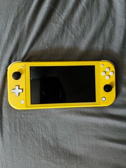 Nintendo Switch Lite Yellow/pink kirby controller