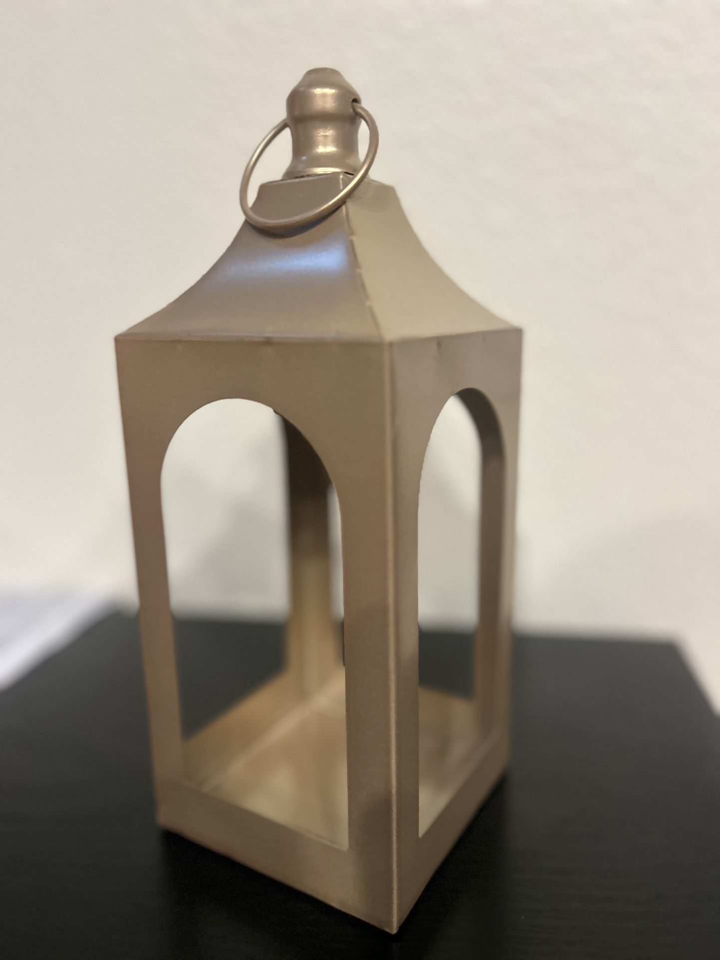 Metal Lantern Decor (17 count)