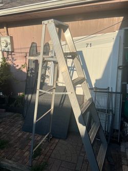 Escalera aluminio Muy Buena Condicion