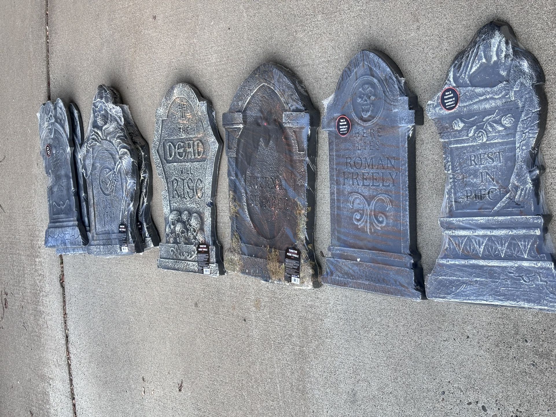 New In Plastic Halloween Tombstones From Party City