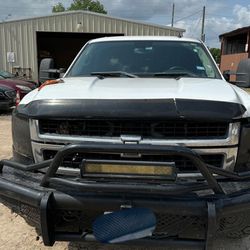 2009 Chevy Silverdo 2500HD For Parts 