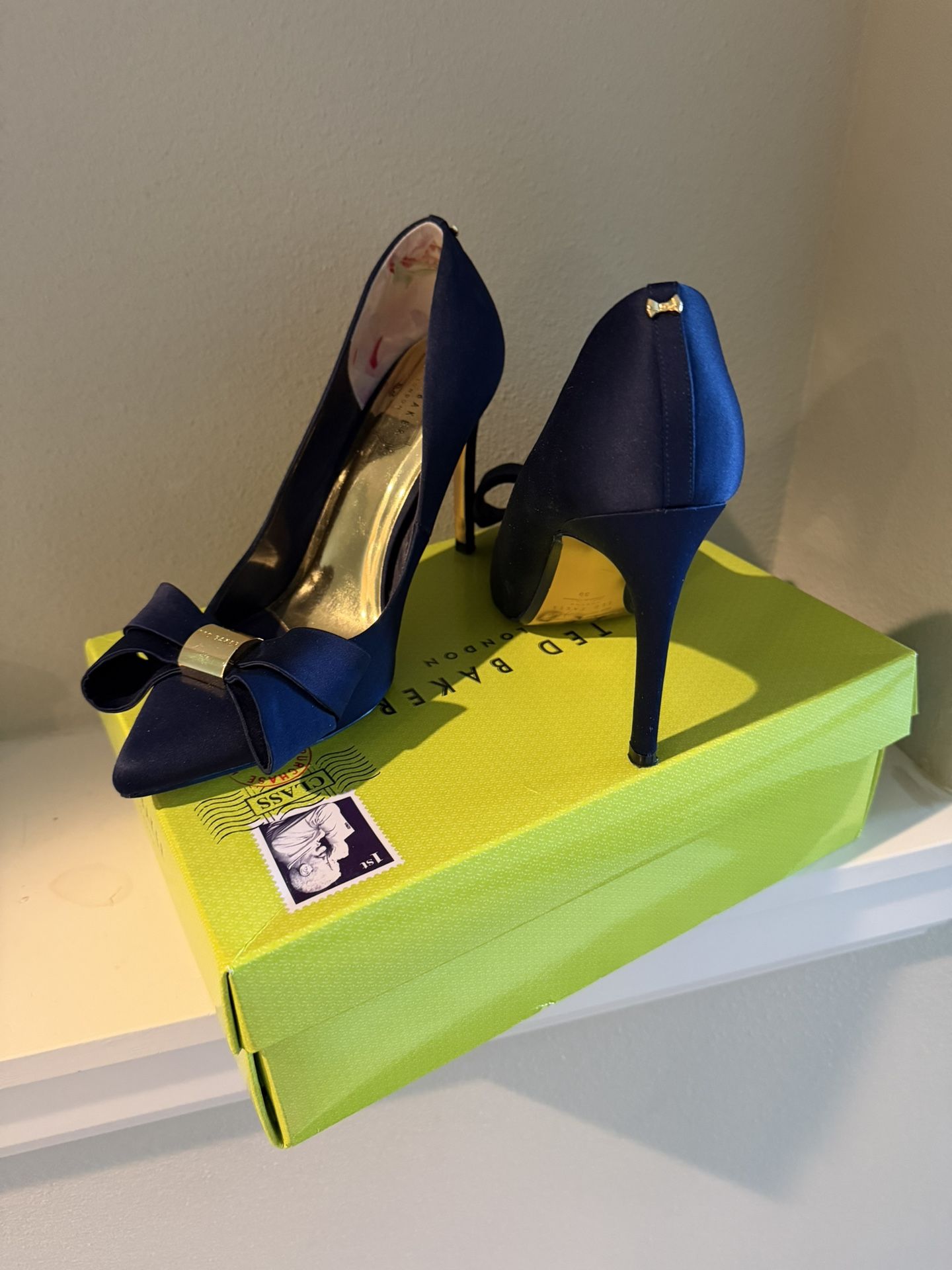 Ted Baker London Blue Bow Heels Size 8