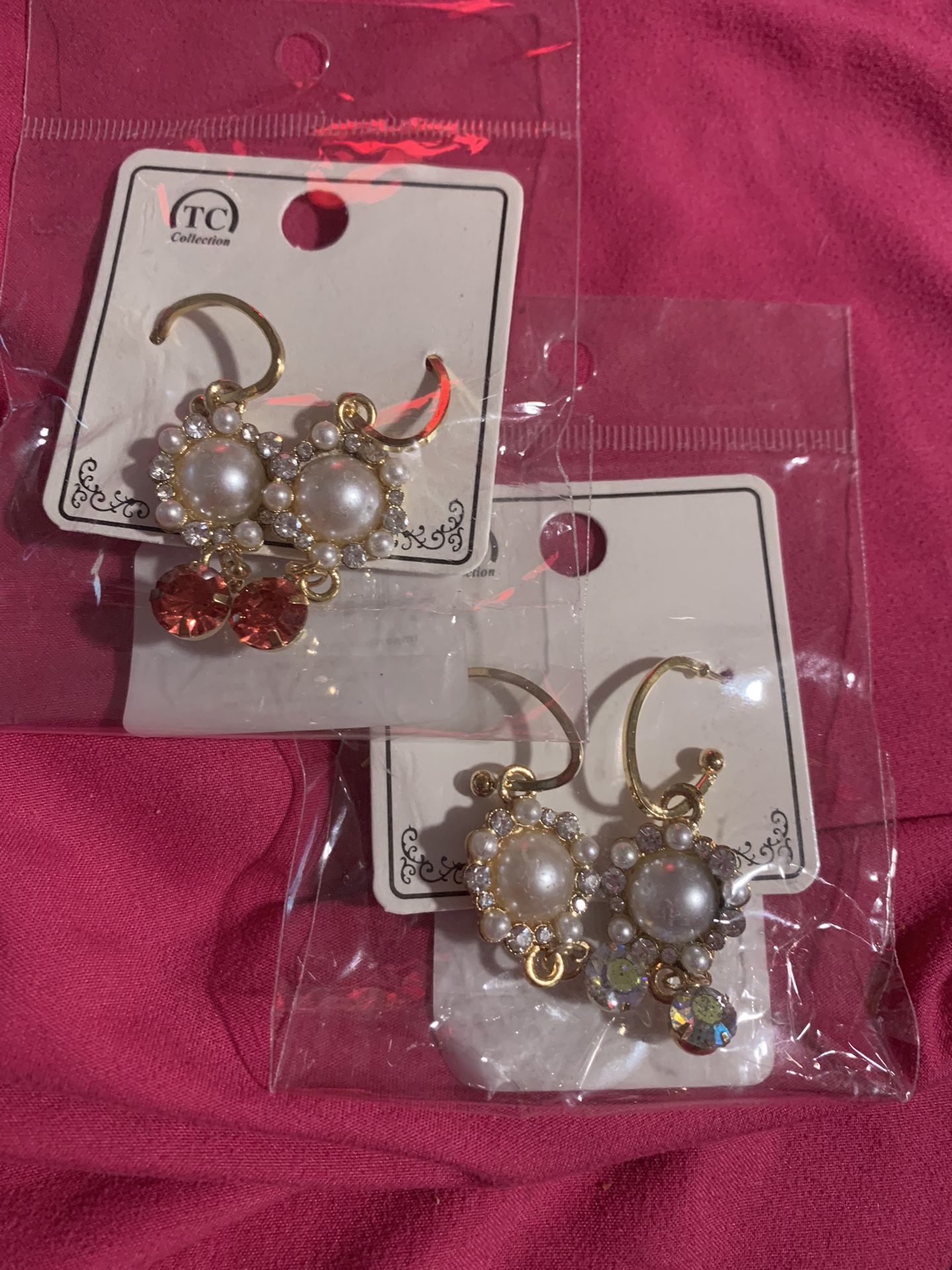 Pendientes nuevos 2 colores nunca usados