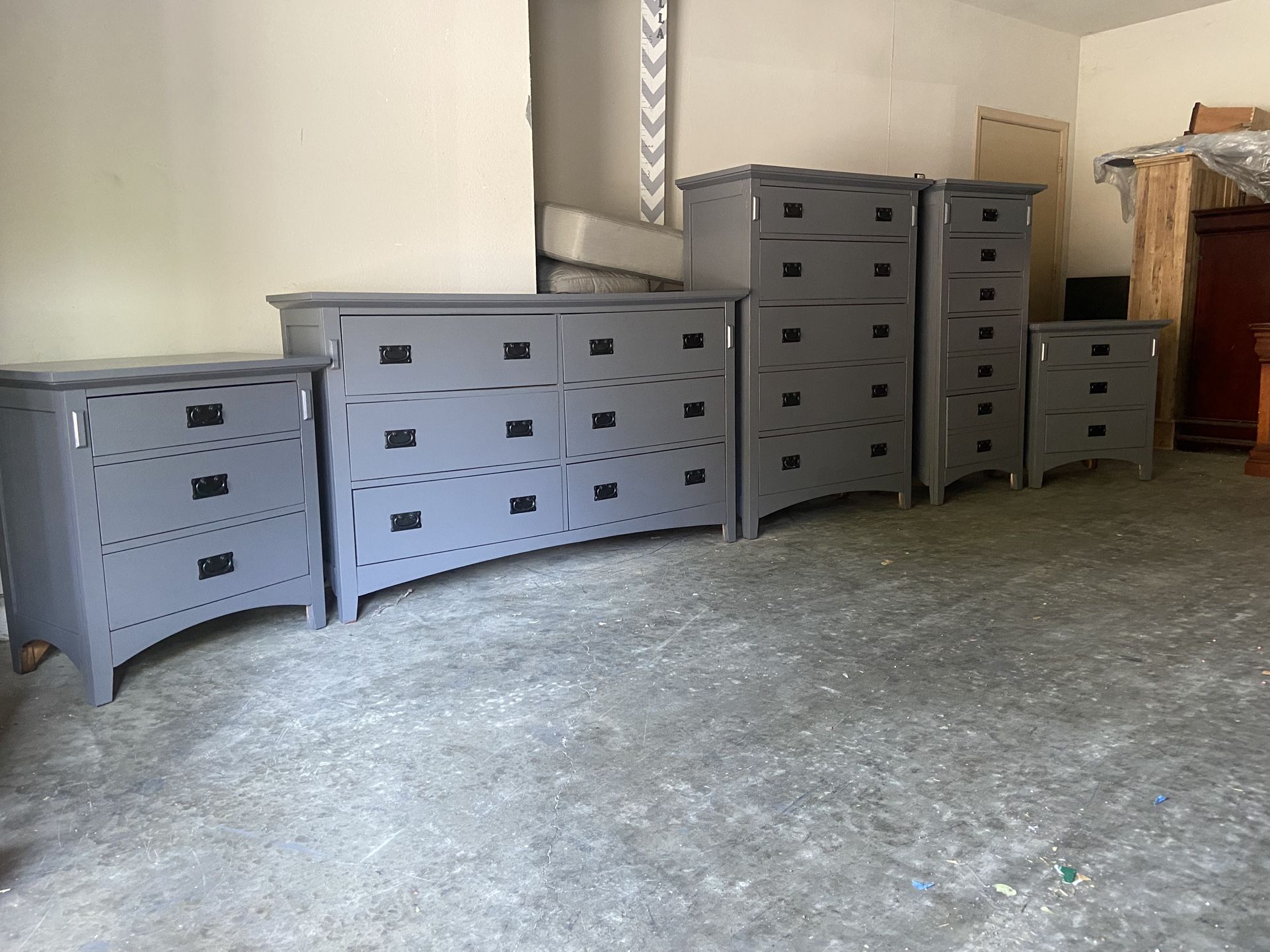 Dresser Set