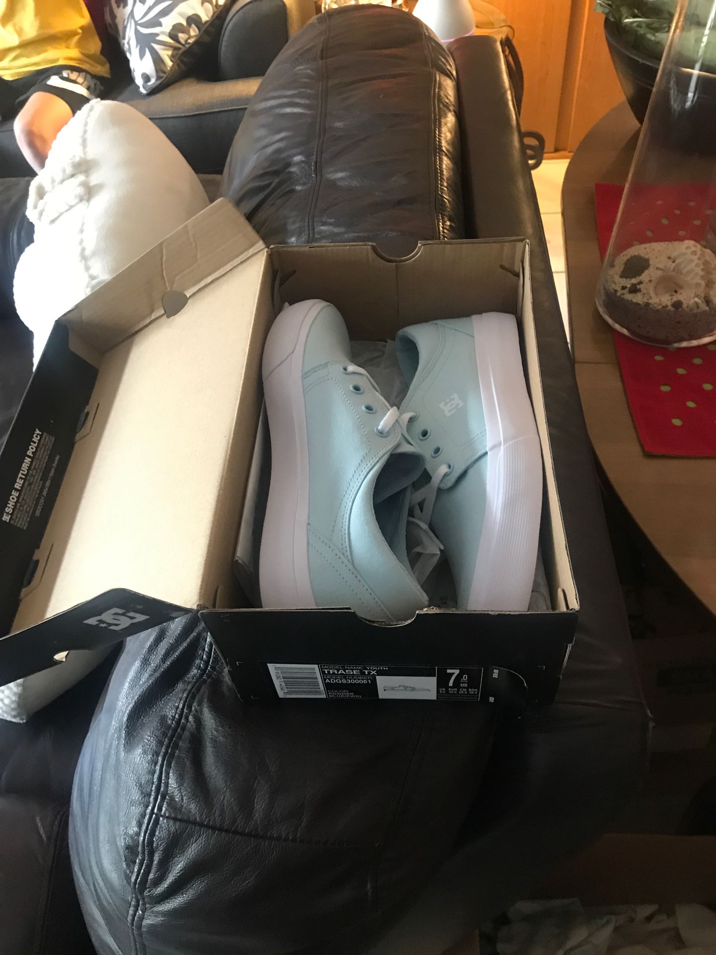 DC girls shoes. Size 7