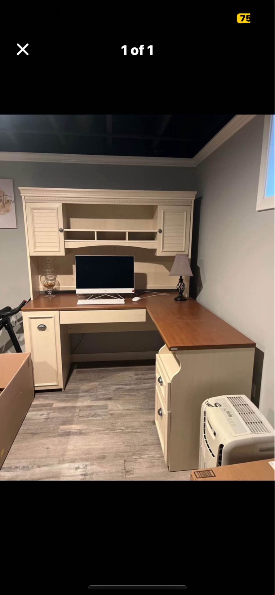 Beautiful L-Shaped Computer Desk with Hutch – Like New!