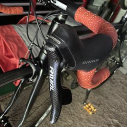 CANNONDALE CARBON ROAD BIKE BICYCLE 