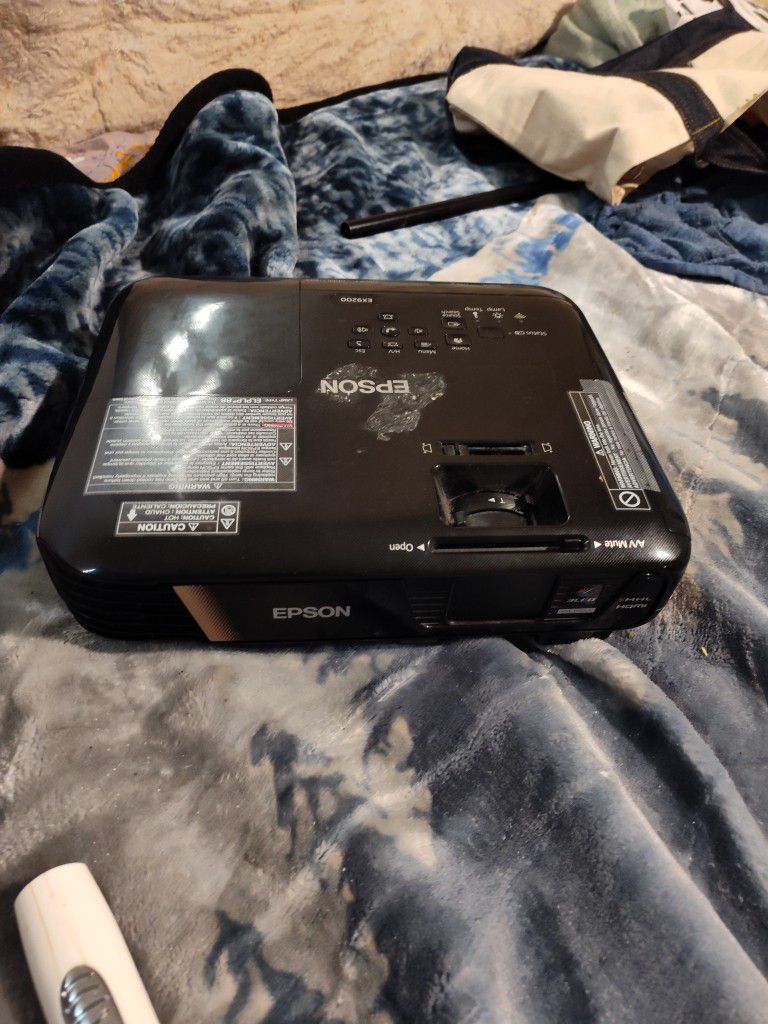 Epson EX9200  PROJECTOR  PRICE DROPPED 