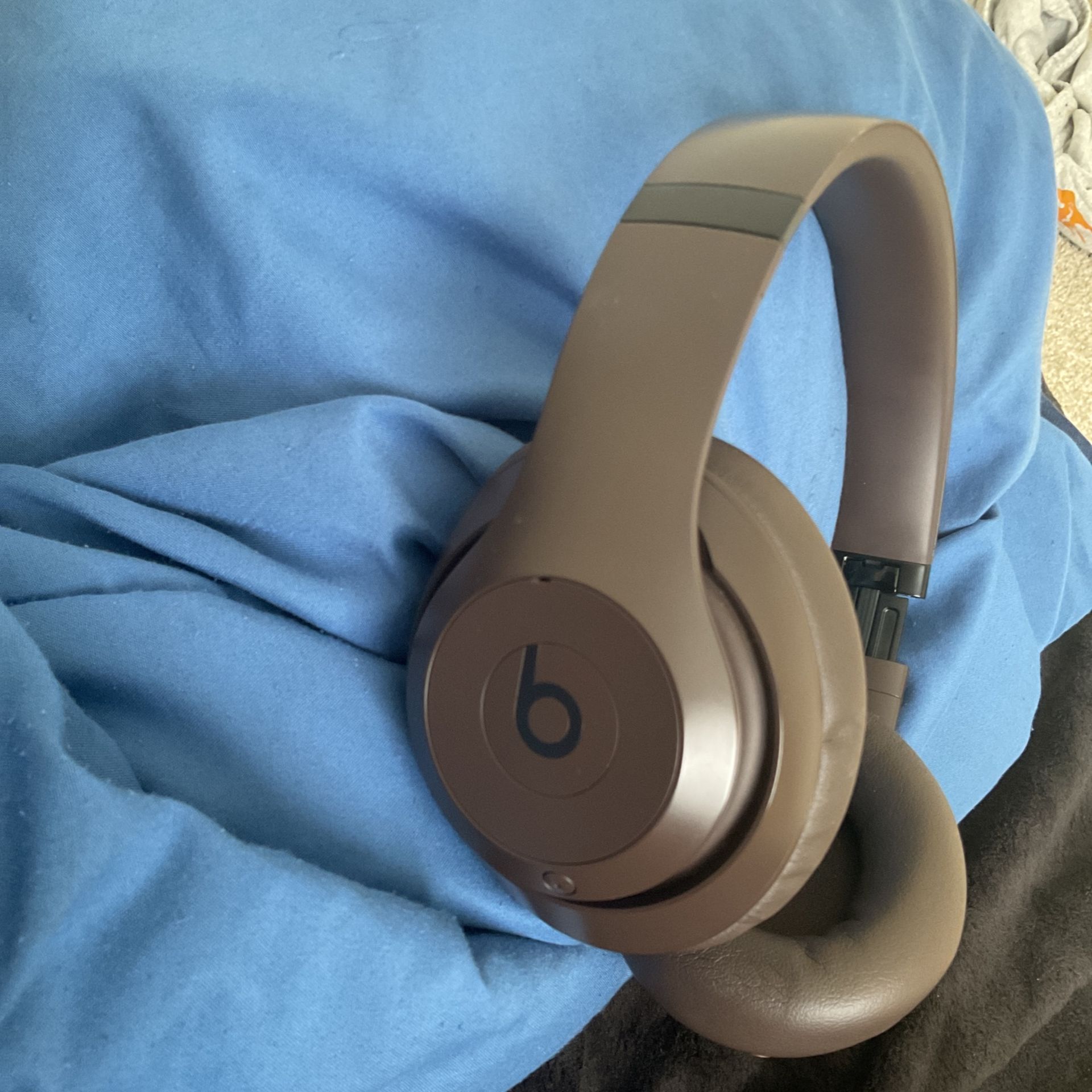 Beats Studio Pro