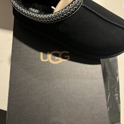 Ugg Tasman Black- New