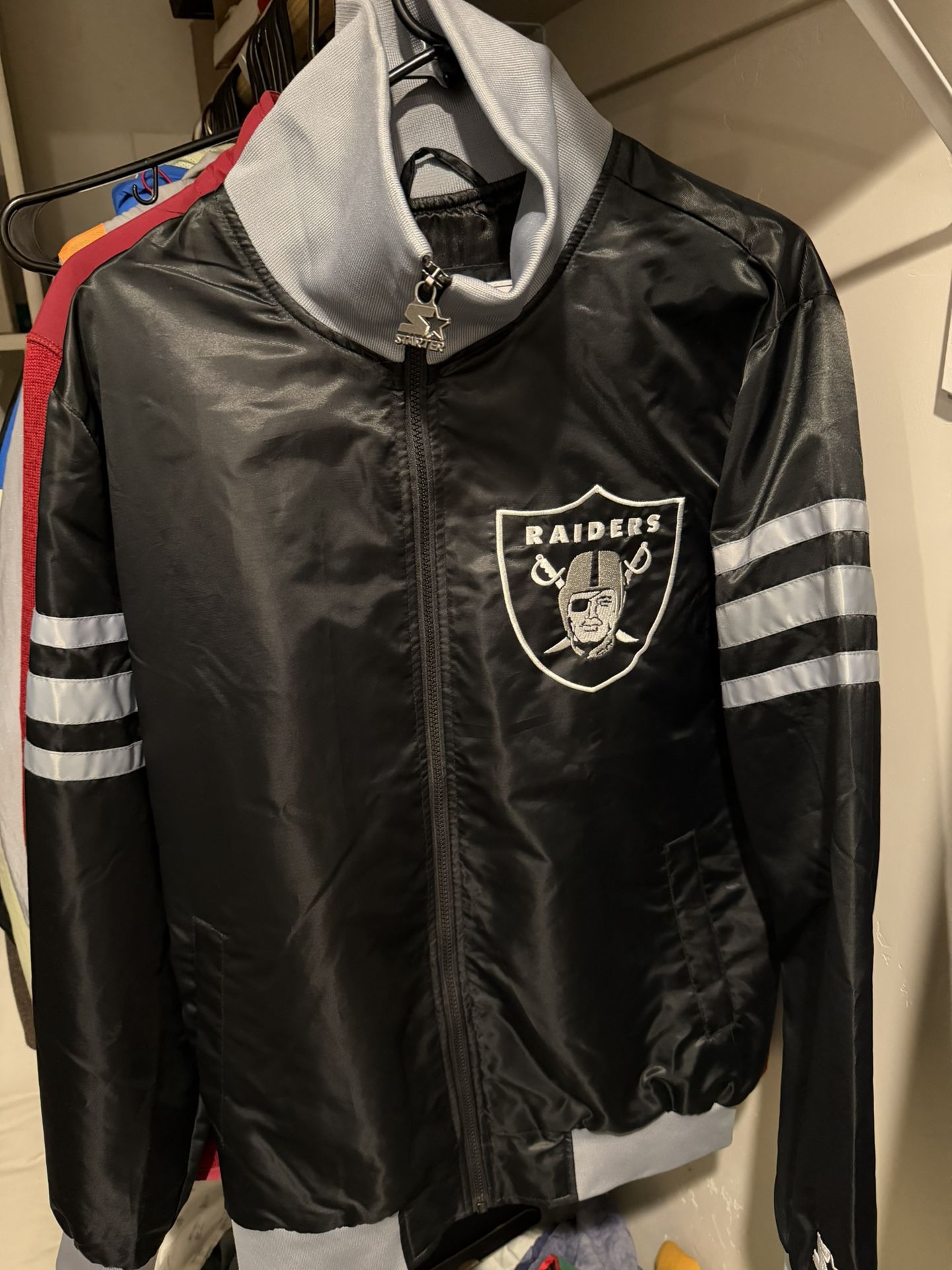 Starter Jacket Size L 