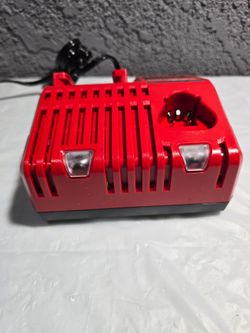 Milwaukee M18/M12 Battery Charger