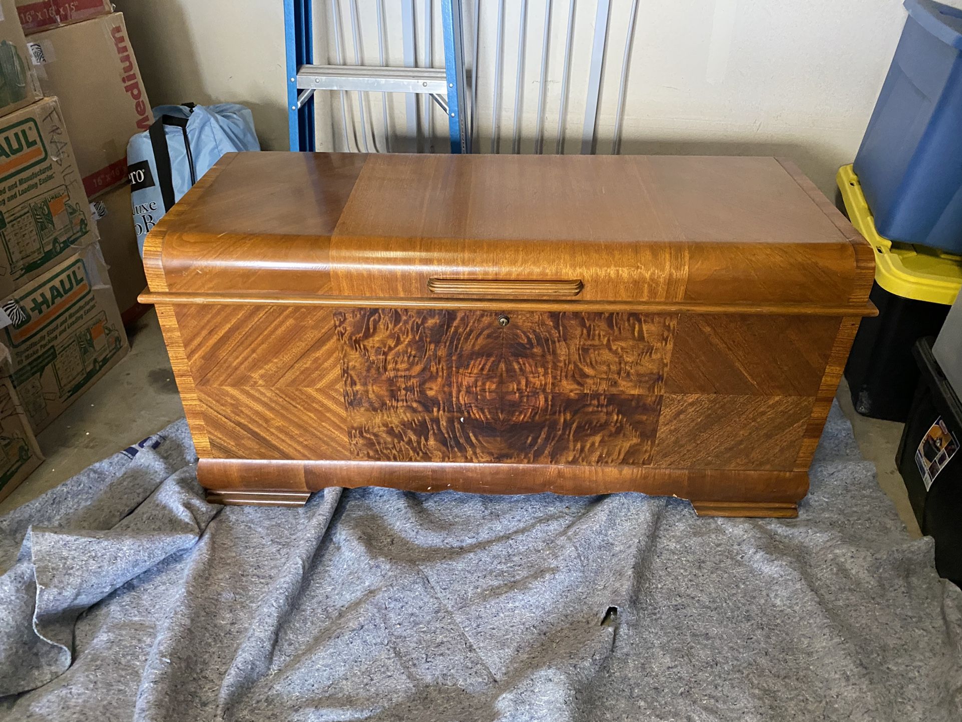 Lane Cedar Chest With Original Key